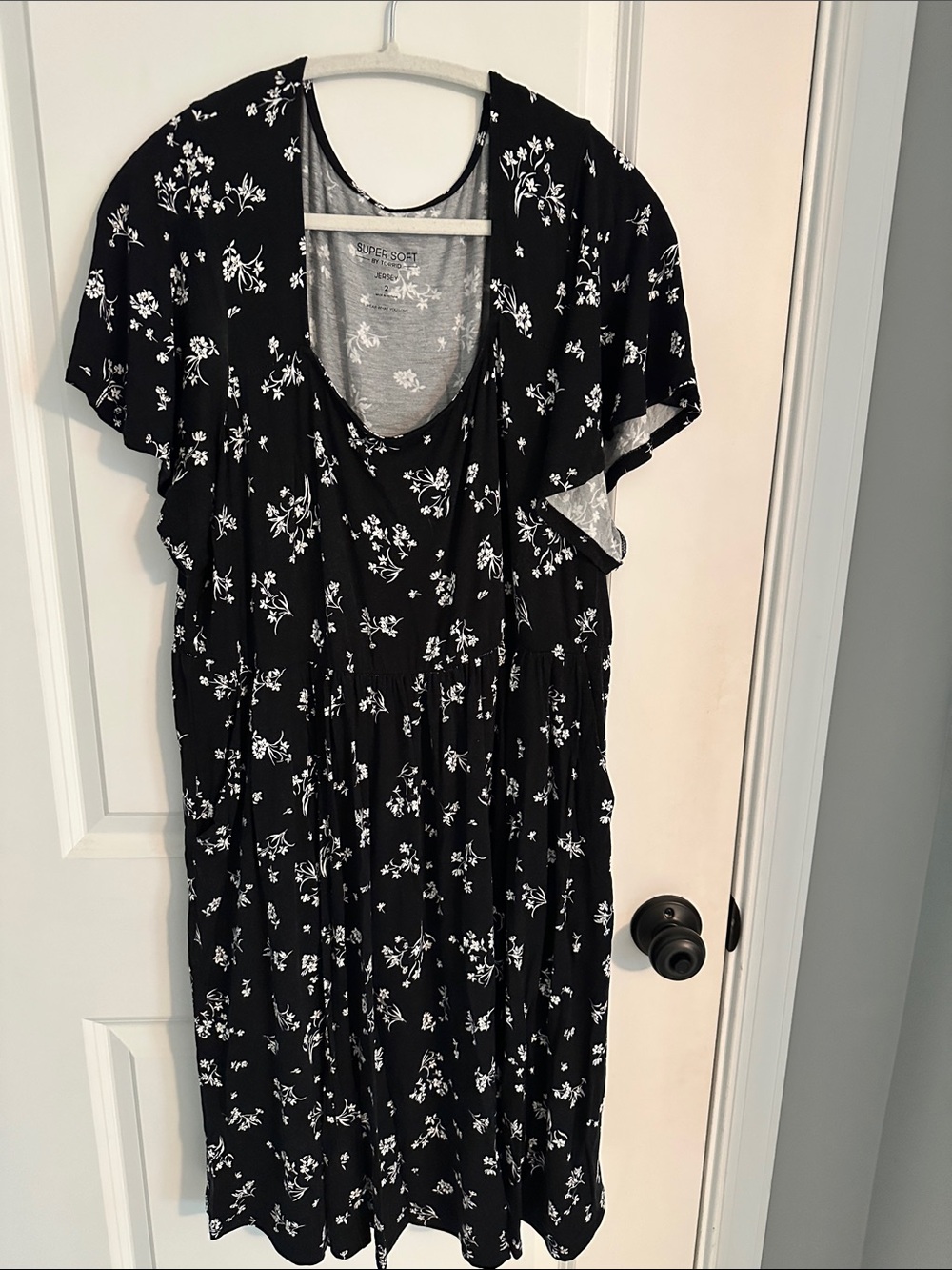Torrid Size 2 Black Floral Scoop Neck Dress with Flutter Sleeves